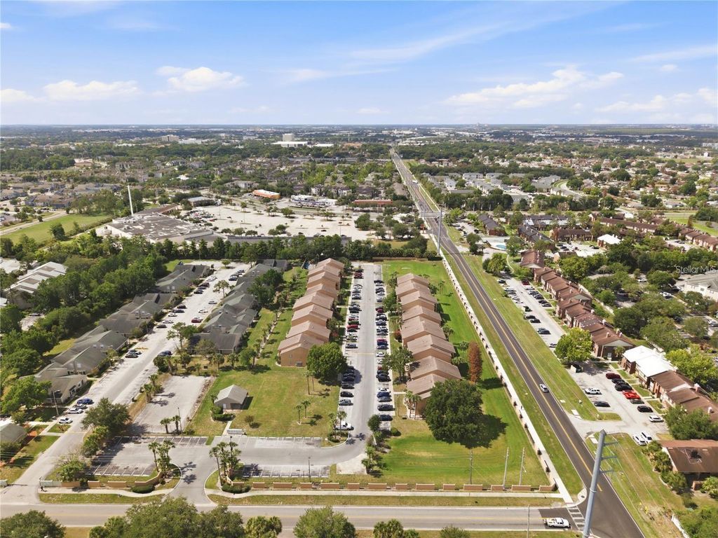 Image 32 of property listing at 5219 VIA HACIENDA CIRCLE B111, Orlando, FL 32839