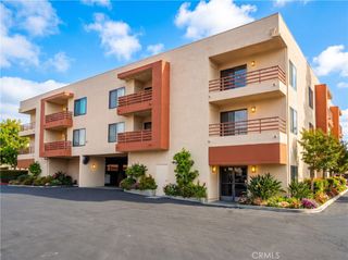 6815 Remmet 219, Canoga Park, CA 91303