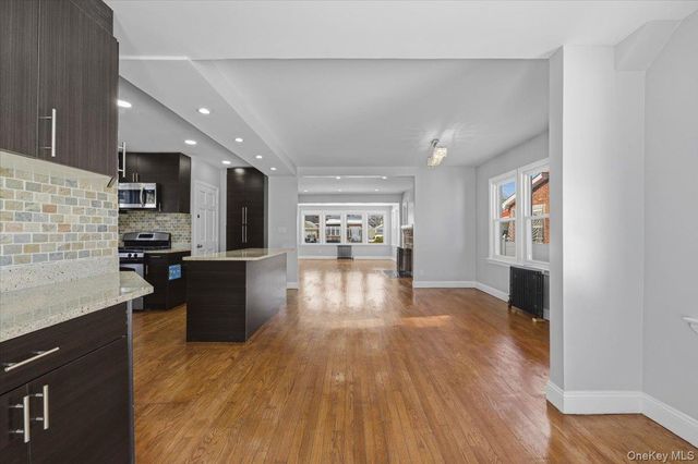 10973 200th Street, Saint Albans, NY 11412