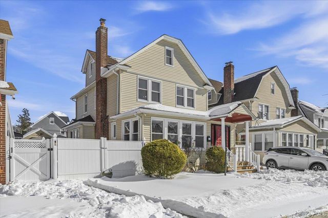 10973 200th Street, Saint Albans, NY 11412