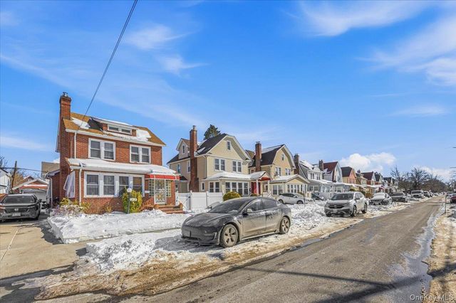 10973 200th Street, Saint Albans, NY 11412