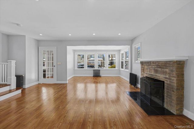 10973 200th Street, Saint Albans, NY 11412