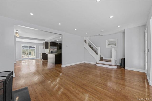 10973 200th Street, Saint Albans, NY 11412