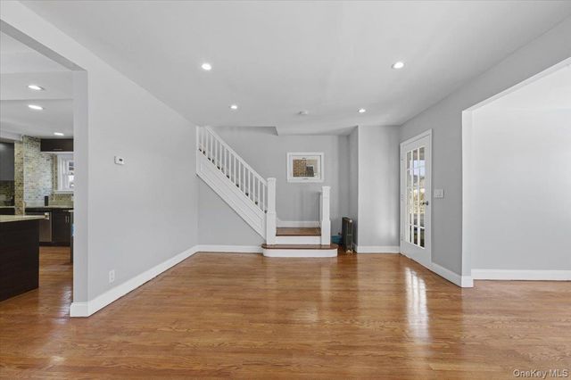 10973 200th Street, Saint Albans, NY 11412