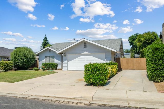2313 Palo Alto Avenue, Clovis, CA 93611