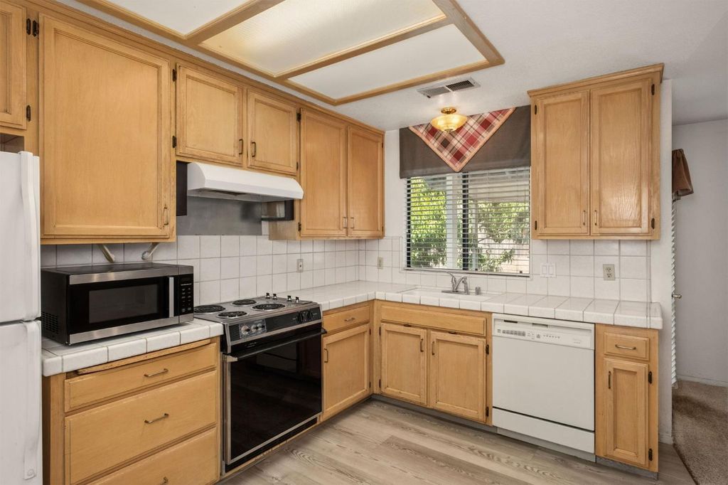 Image 16 of property listing at 2313 Palo Alto Avenue, Clovis, CA 93611