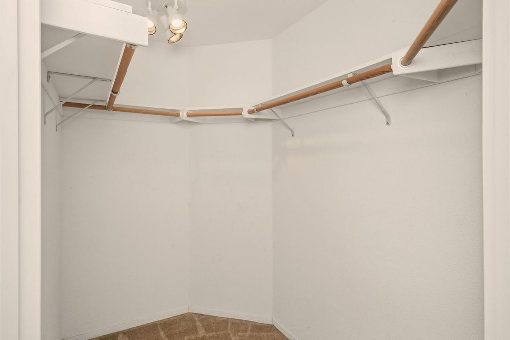 Image 21 of property listing at 2313 Palo Alto Avenue, Clovis, CA 93611