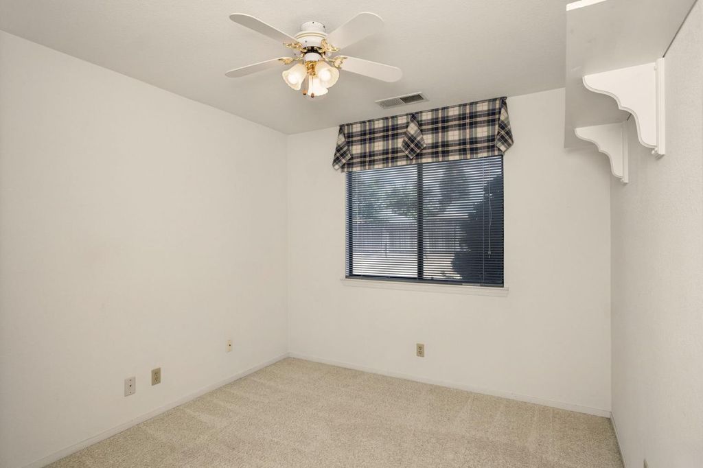 Image 22 of property listing at 2313 Palo Alto Avenue, Clovis, CA 93611