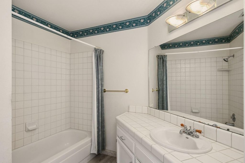 Image 24 of property listing at 2313 Palo Alto Avenue, Clovis, CA 93611