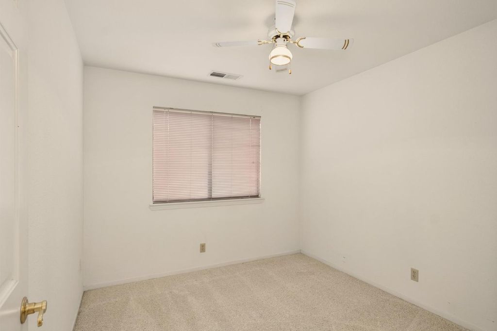 Image 25 of property listing at 2313 Palo Alto Avenue, Clovis, CA 93611