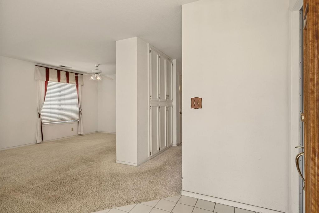 Image 4 of property listing at 2313 Palo Alto Avenue, Clovis, CA 93611
