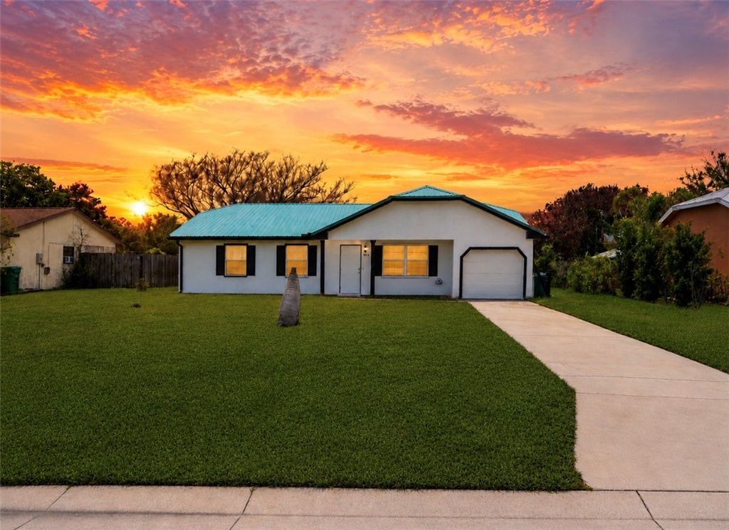 1918 SE West Dunbrooke Circle, Port St Lucie, FL 34952