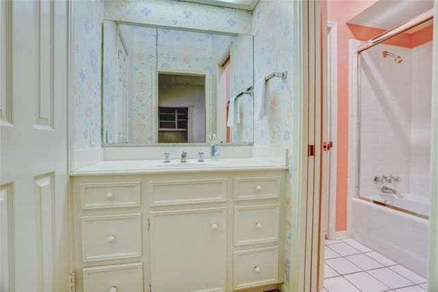 44 Crestwood Circle, Sugar Land, TX 77478