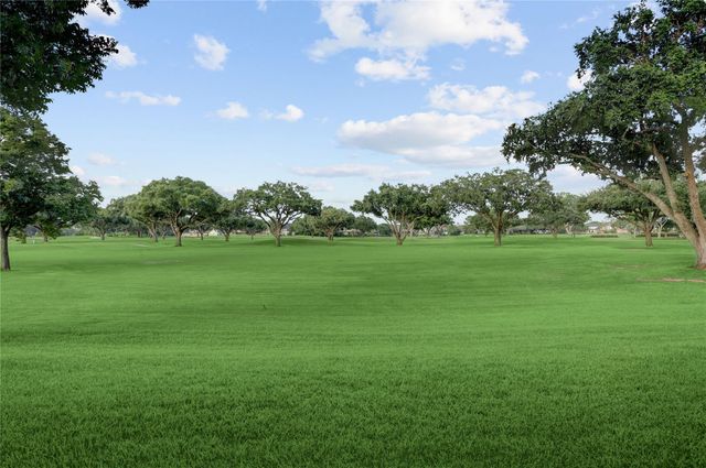44 Crestwood Circle, Sugar Land, TX 77478