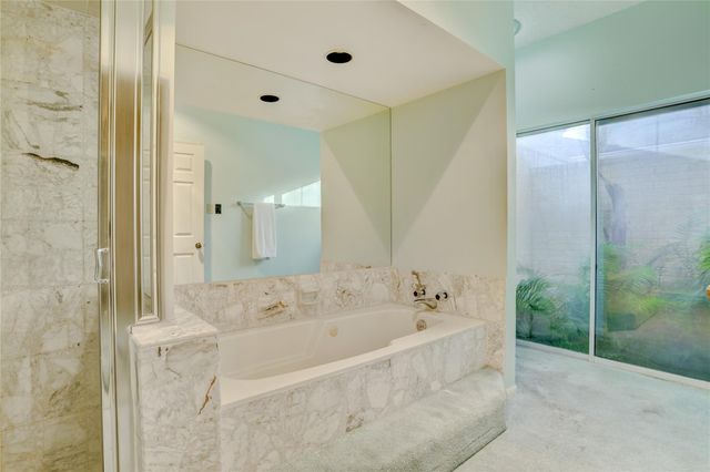 44 Crestwood Circle, Sugar Land, TX 77478
