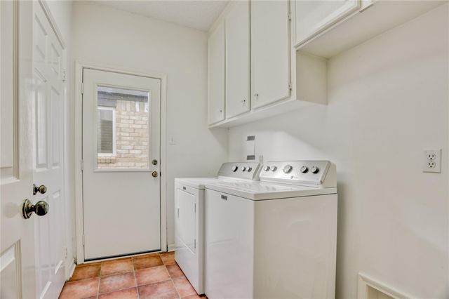 44 Crestwood Circle, Sugar Land, TX 77478
