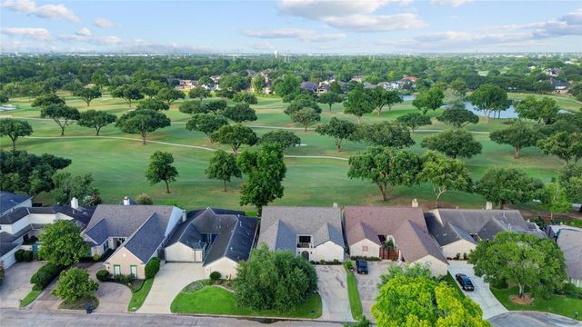 44 Crestwood Circle, Sugar Land, TX 77478