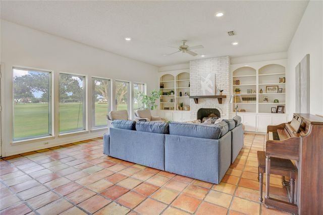 44 Crestwood Circle, Sugar Land, TX 77478