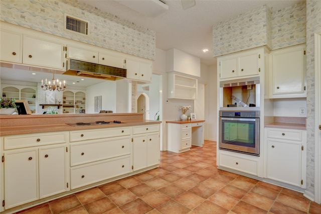 44 Crestwood Circle, Sugar Land, TX 77478