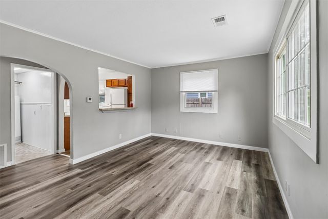 436 E Wall Avenue, Des Moines, IA 50315