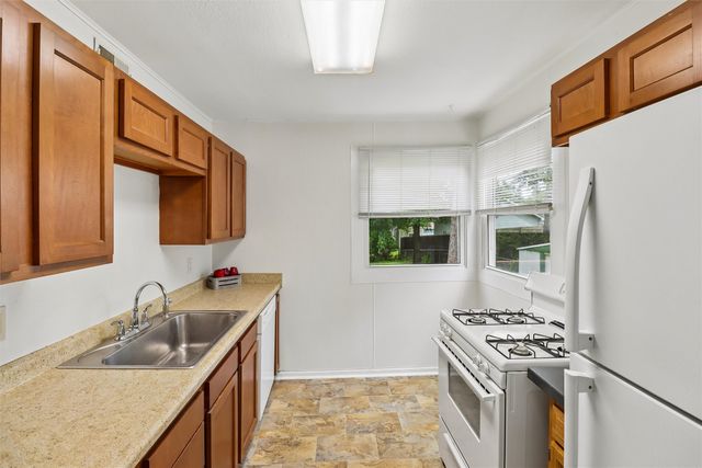 436 E Wall Avenue, Des Moines, IA 50315