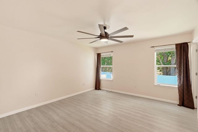9412 N Oak St, Spokane, WA 99208