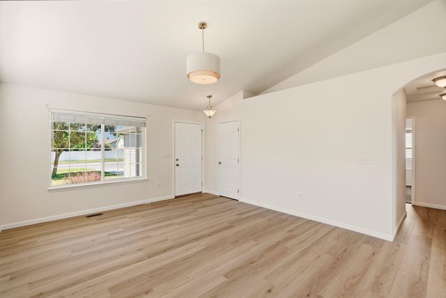 9412 N Oak St, Spokane, WA 99208