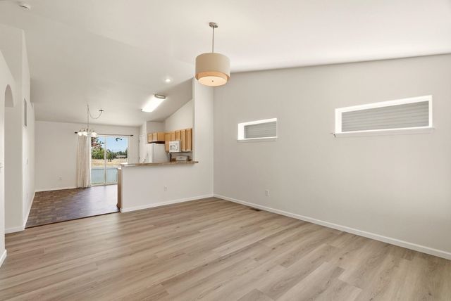9412 N Oak St, Spokane, WA 99208