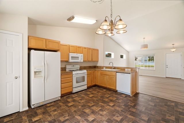 9412 N Oak St, Spokane, WA 99208