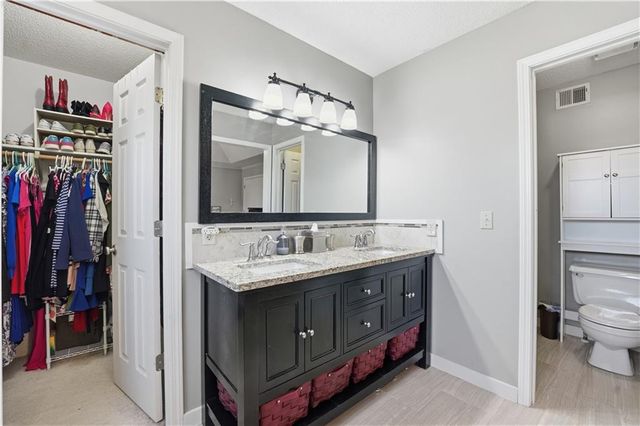 6306 W 158TH Place, Overland Park, KS 66223