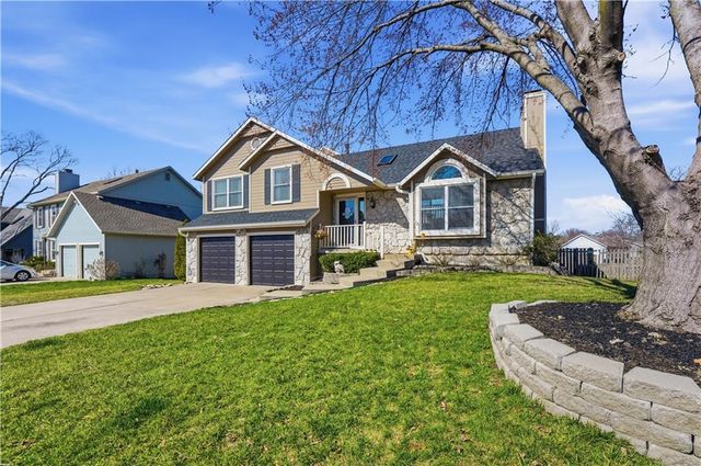 6306 W 158TH Place, Overland Park, KS 66223