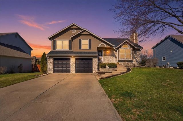 6306 W 158TH Place, Overland Park, KS 66223