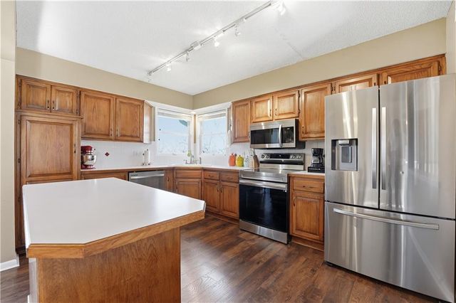 6306 W 158TH Place, Overland Park, KS 66223