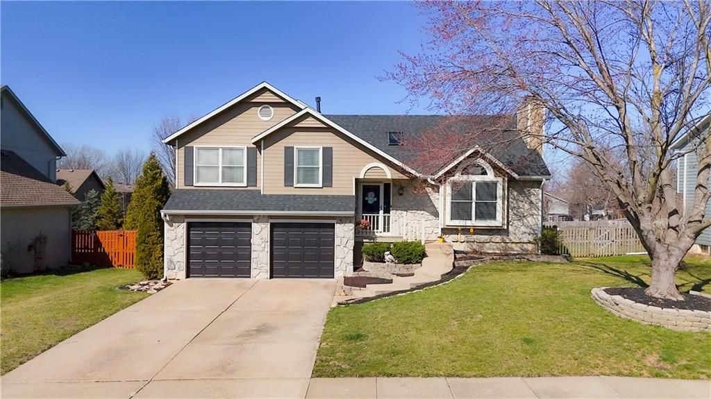 6306 W 158TH Place, Overland Park, KS 66223