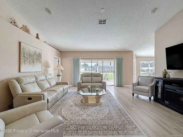 9328 Apple Dompling Court, Weeki Wachee, FL 34613