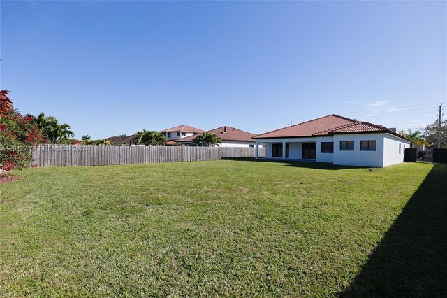 17120 SW 92nd Ct, Palmetto Bay, FL 33157