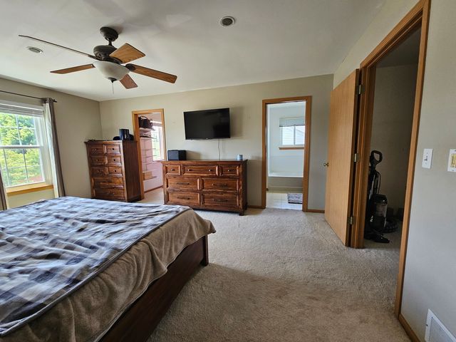 25518 W Foxtail Road, Round Lake, IL 60073