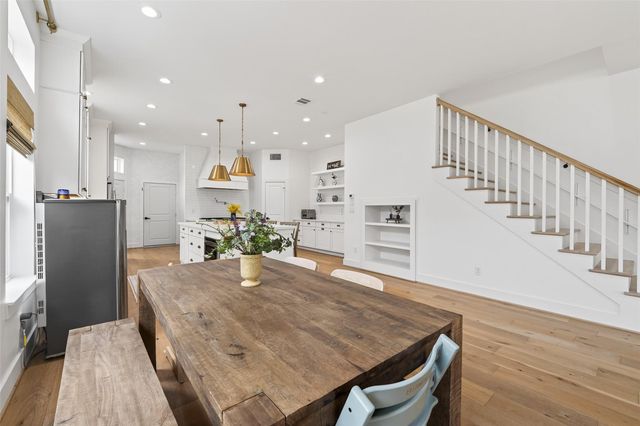 927 W 25th Street A, Houston, TX 77008