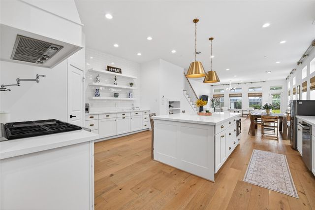 927 W 25th Street A, Houston, TX 77008