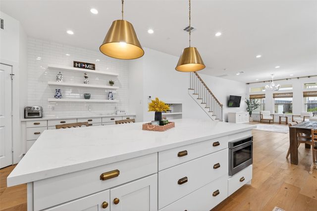 927 W 25th Street A, Houston, TX 77008