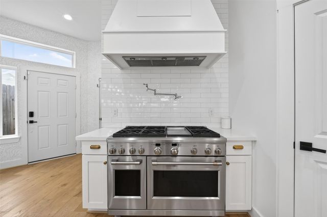 927 W 25th Street A, Houston, TX 77008