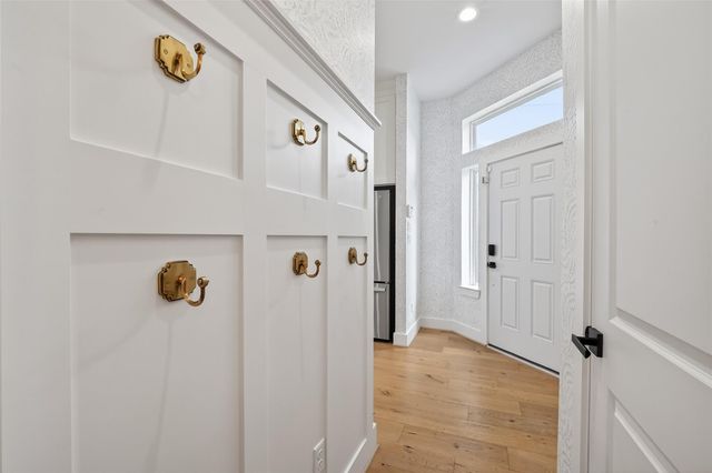 927 W 25th Street A, Houston, TX 77008