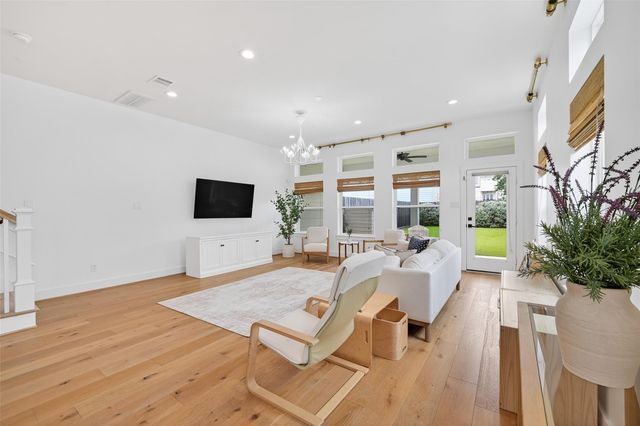 927 W 25th Street A, Houston, TX 77008