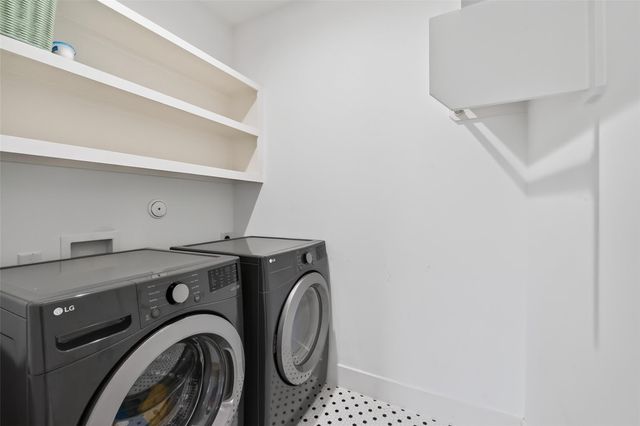 927 W 25th Street A, Houston, TX 77008