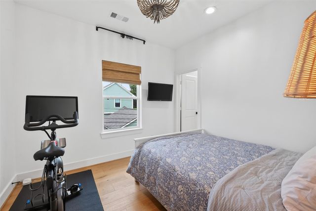 927 W 25th Street A, Houston, TX 77008