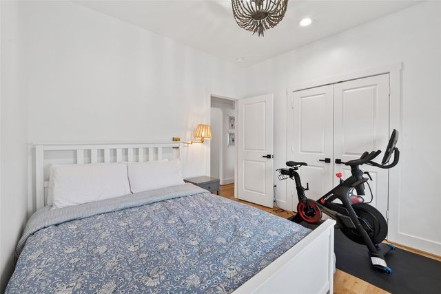 927 W 25th Street A, Houston, TX 77008