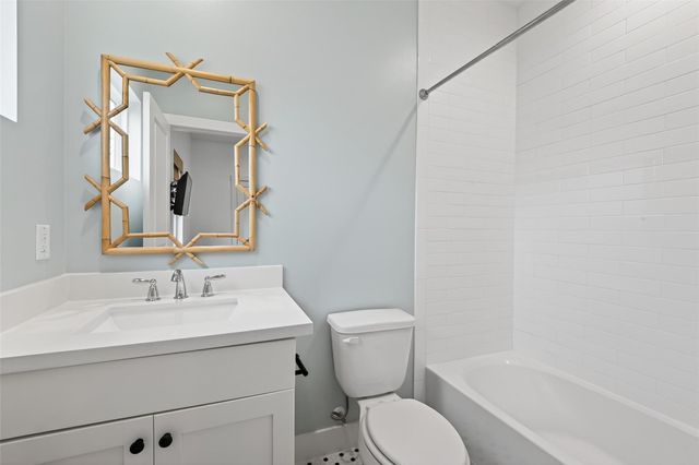 927 W 25th Street A, Houston, TX 77008