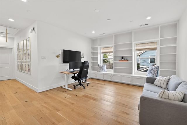 927 W 25th Street A, Houston, TX 77008