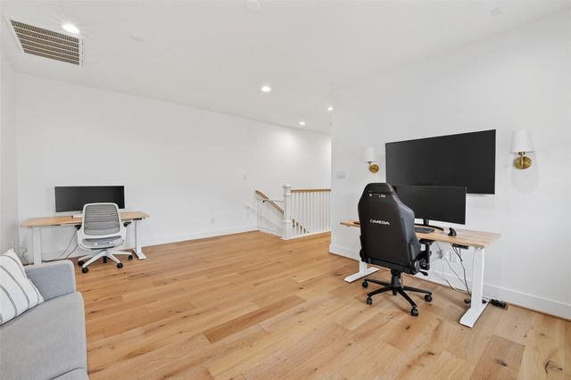 927 W 25th Street A, Houston, TX 77008