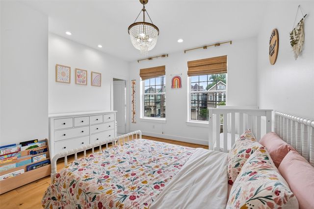 927 W 25th Street A, Houston, TX 77008